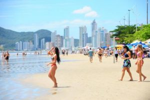 Camboriu Verano 2018 8 de Enero. Paquetes desde Argentina. Financiaciones. Consultas a info@puravidaviajes.com.ar Tel. (11) 5235-6677